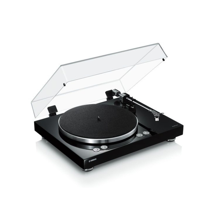 Yamaha MusicCast Vinyl 500 Turntable angled view