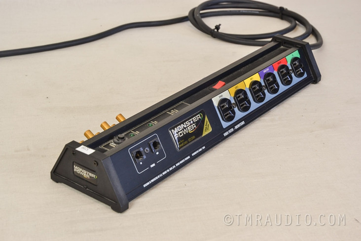 Monster HTS2000 Home Theater PowerCenter / Surge Protector