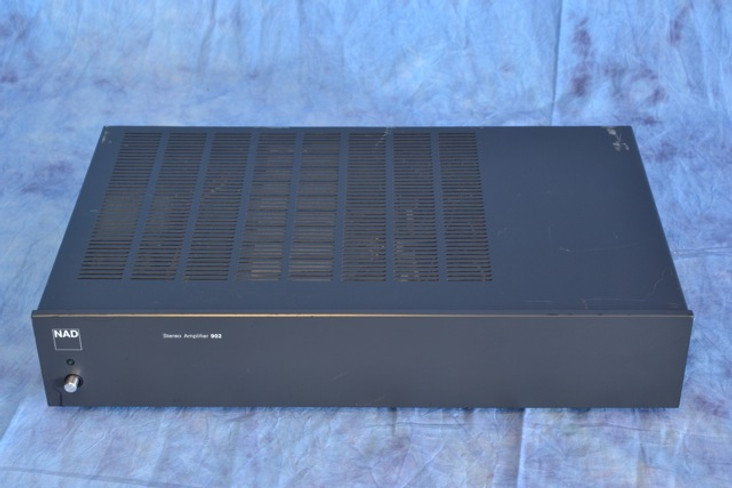 NAD 902 Stereo Power Amplifier; 30 watts per channel; Very Sweet Sound