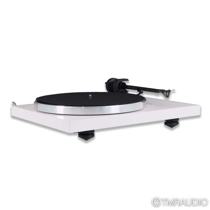 Pro-Ject 1-Xpression Carbon Classic Belt Drive Turntable; Ortofon 2M Silver MM