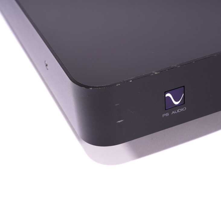 PS Audio PerfectWave PowerBase Power Conditioner / Isolation Platform
