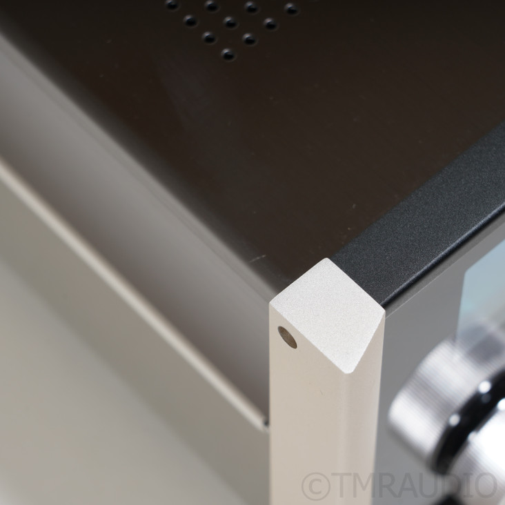 McIntosh D1100 Stereo Digital Preamplifier / DAC; D/A Converter