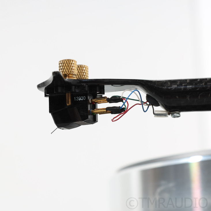 Pro-Ject RPM 10 Carbon Belt Drive Turntable; Stradivarius V2 MC Cartridge
