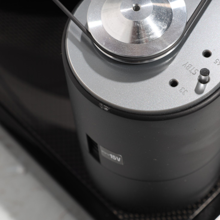 Pro-Ject RPM 10 Carbon Belt Drive Turntable; Stradivarius V2 MC Cartridge