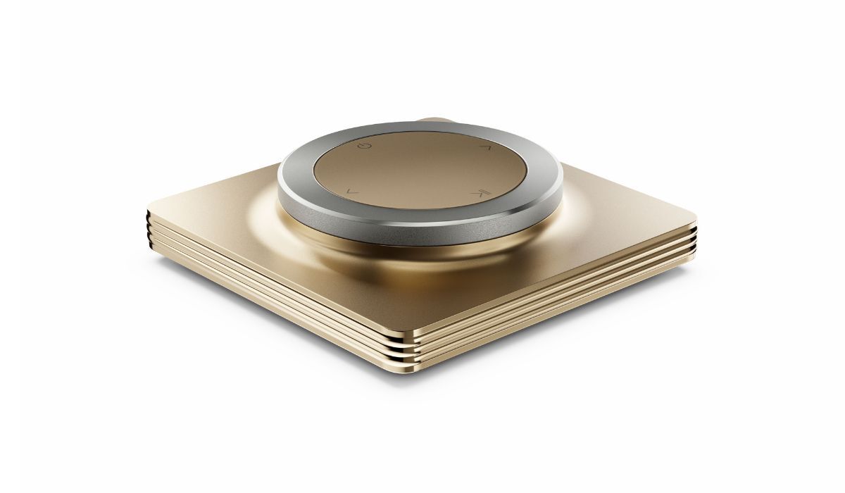 Devialet Astra included remote control