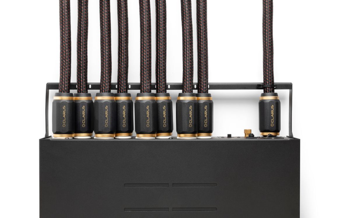 Clarus Concerto Power Conditioner side detail shot, Clarus crimson power cables