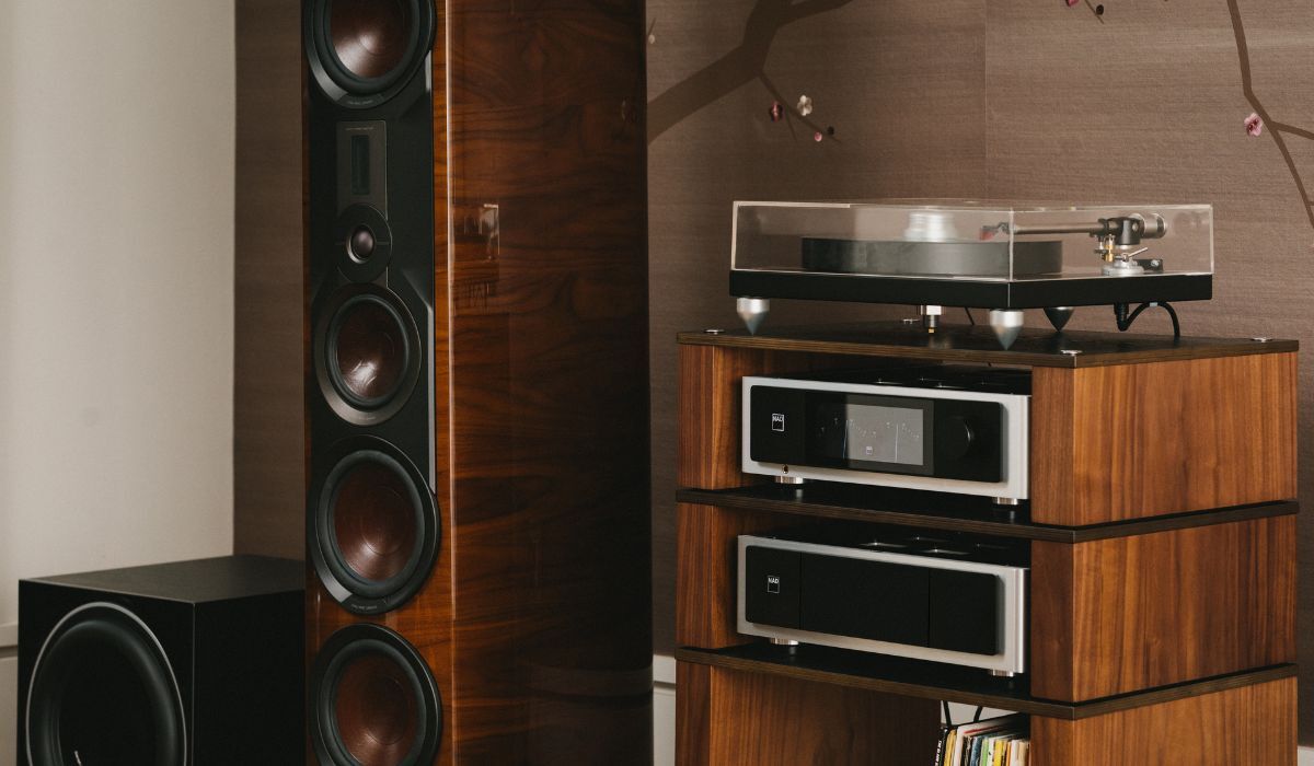 NAD M23v2 In listening room with turntable and DALI Speakers