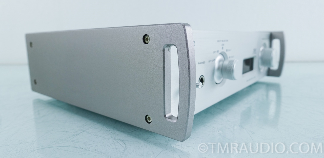 Teac UD-501 DAC / Headphone Amplifier - The Music Room