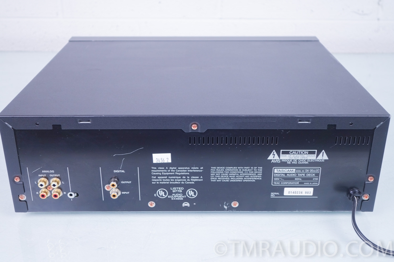 アンプ TASCAM DA-20 VINTAGE TASCAM DA-20 MKII DAT Recorder (With Remote