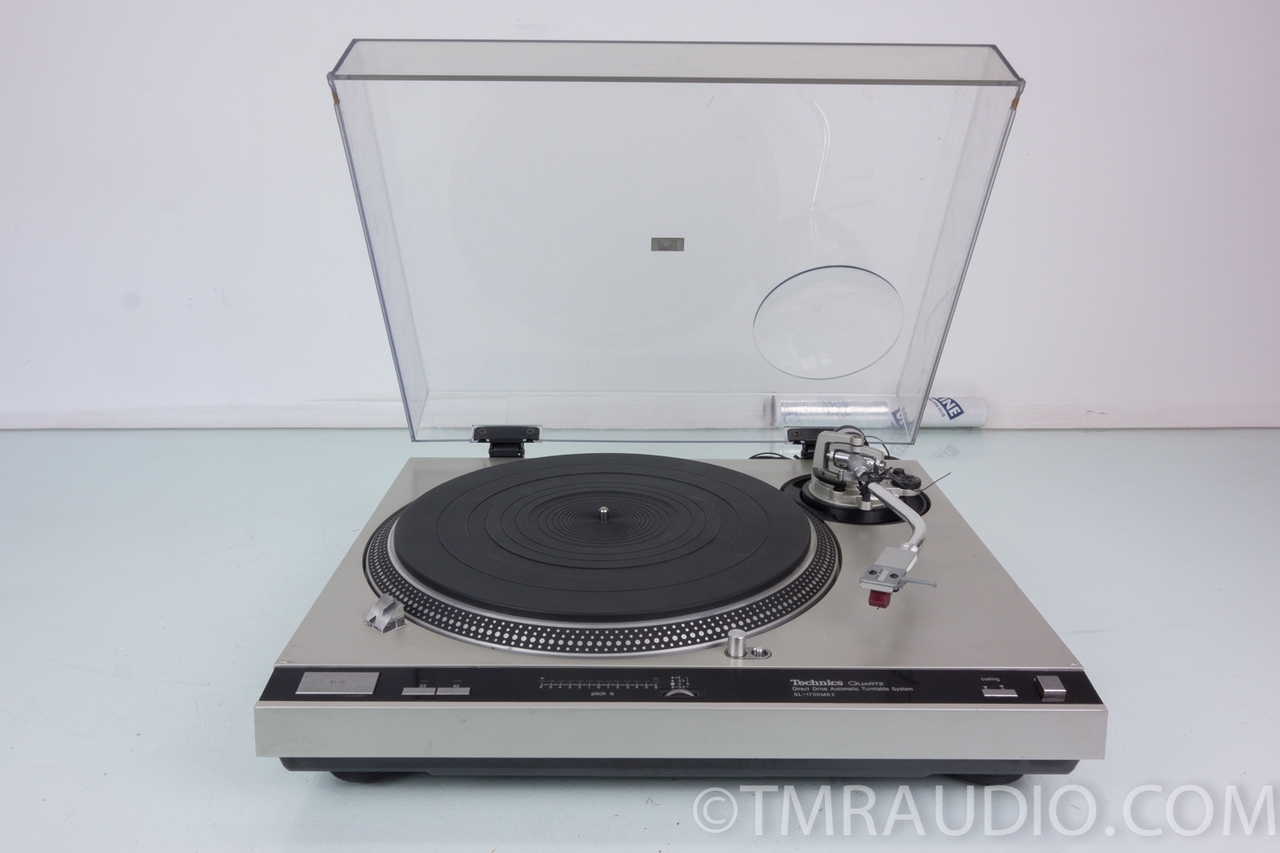 Technics SL-1700 MK2 Turntable