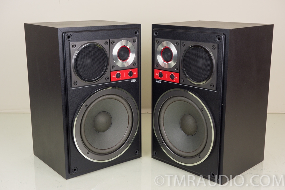 Aiwa SX-12 3-way Acoustic Suspension Speakers in Factory Box