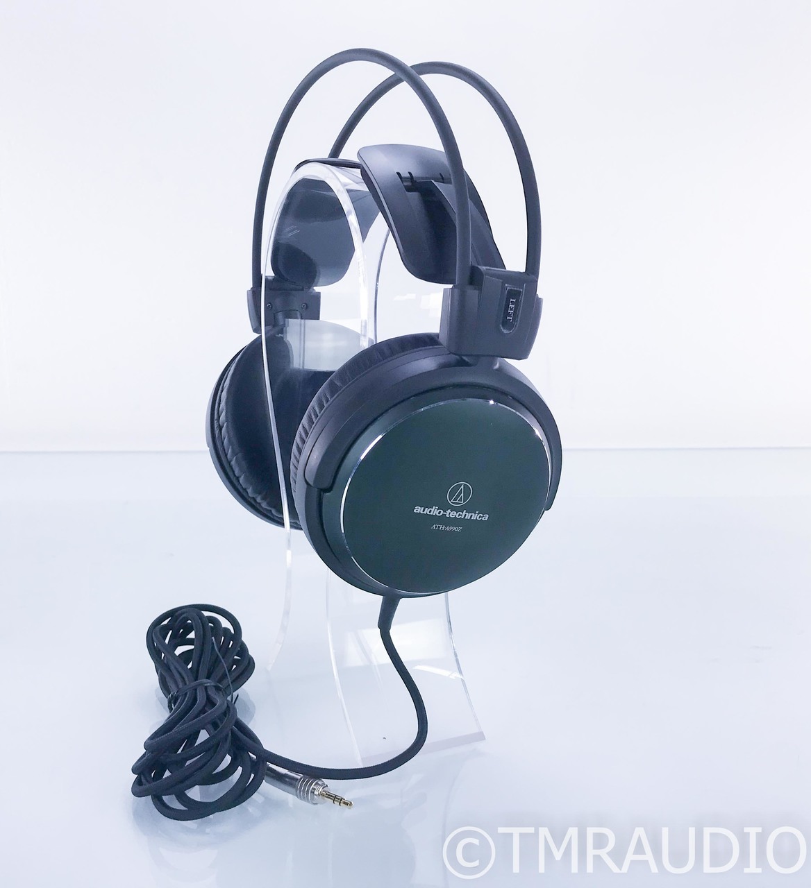 Audio Technica ATH-A990z Closed Back Headphones; ATHA990Z; Art