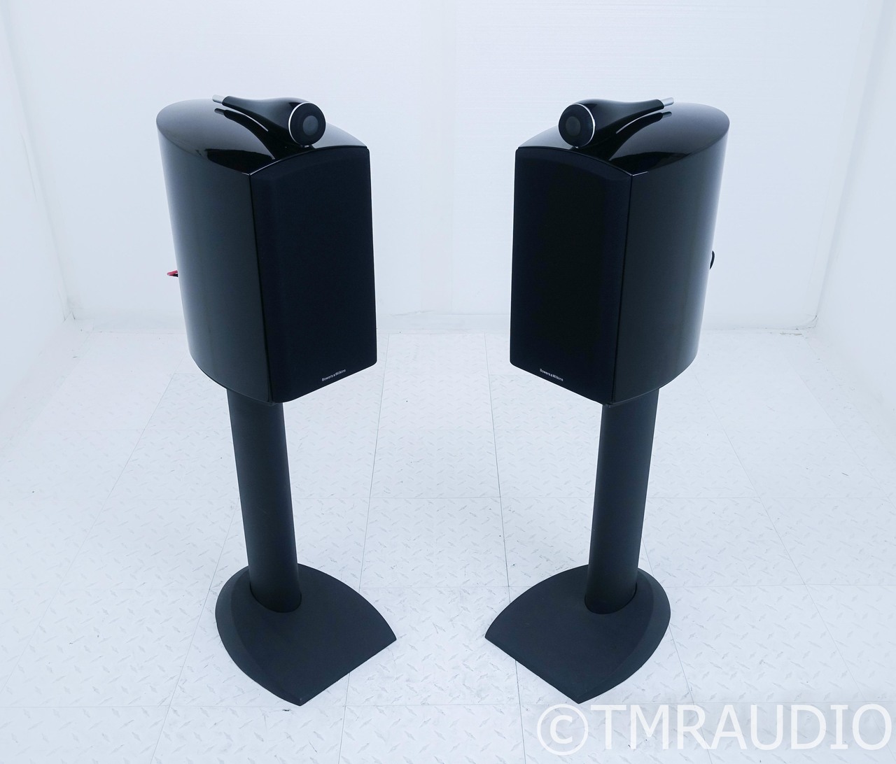 B&W 805 D2 Bookshelf Speakers