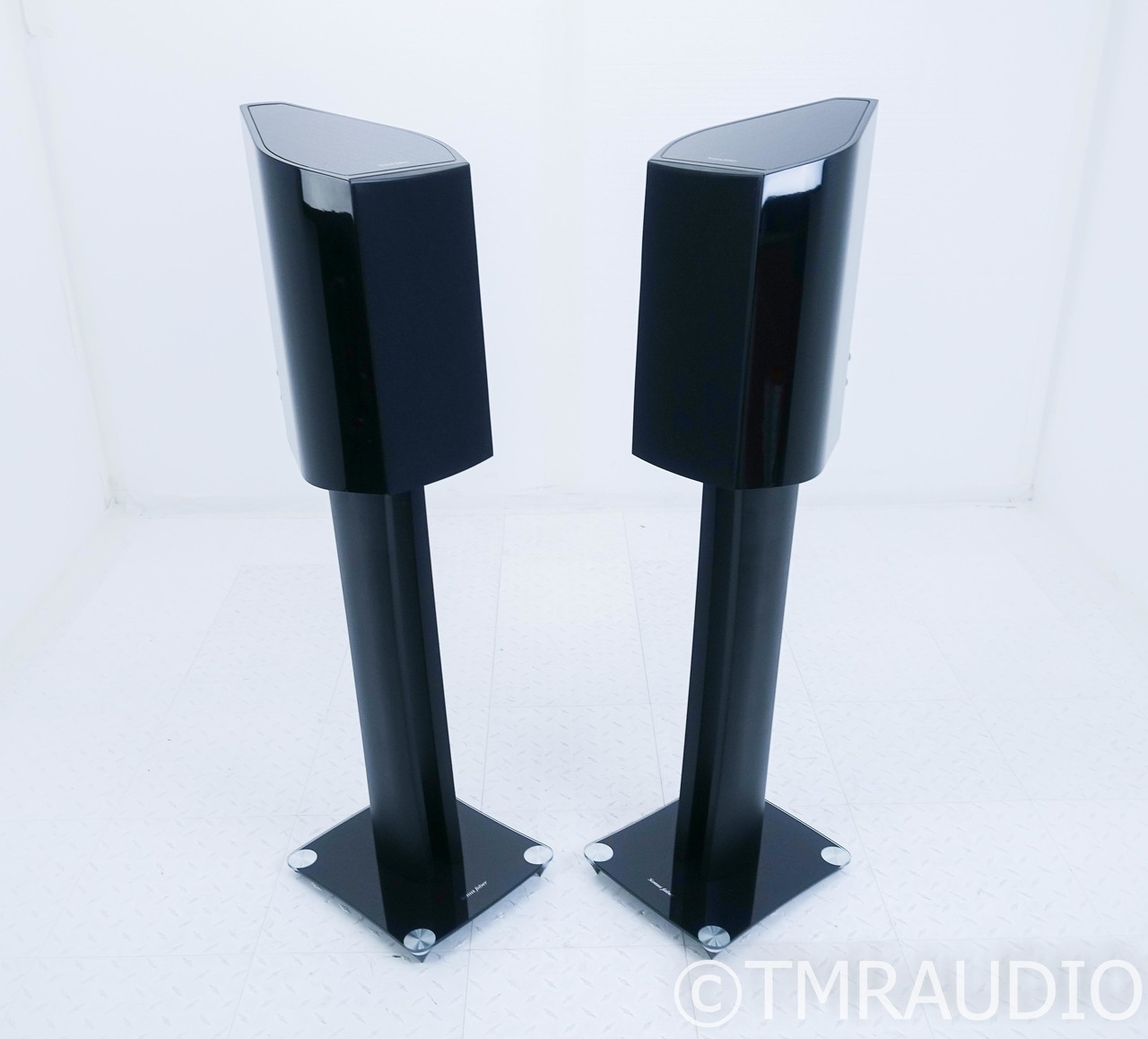 Sonus Faber Venere 2.0 Bookshelf Speakers w/ Stands; Gloss