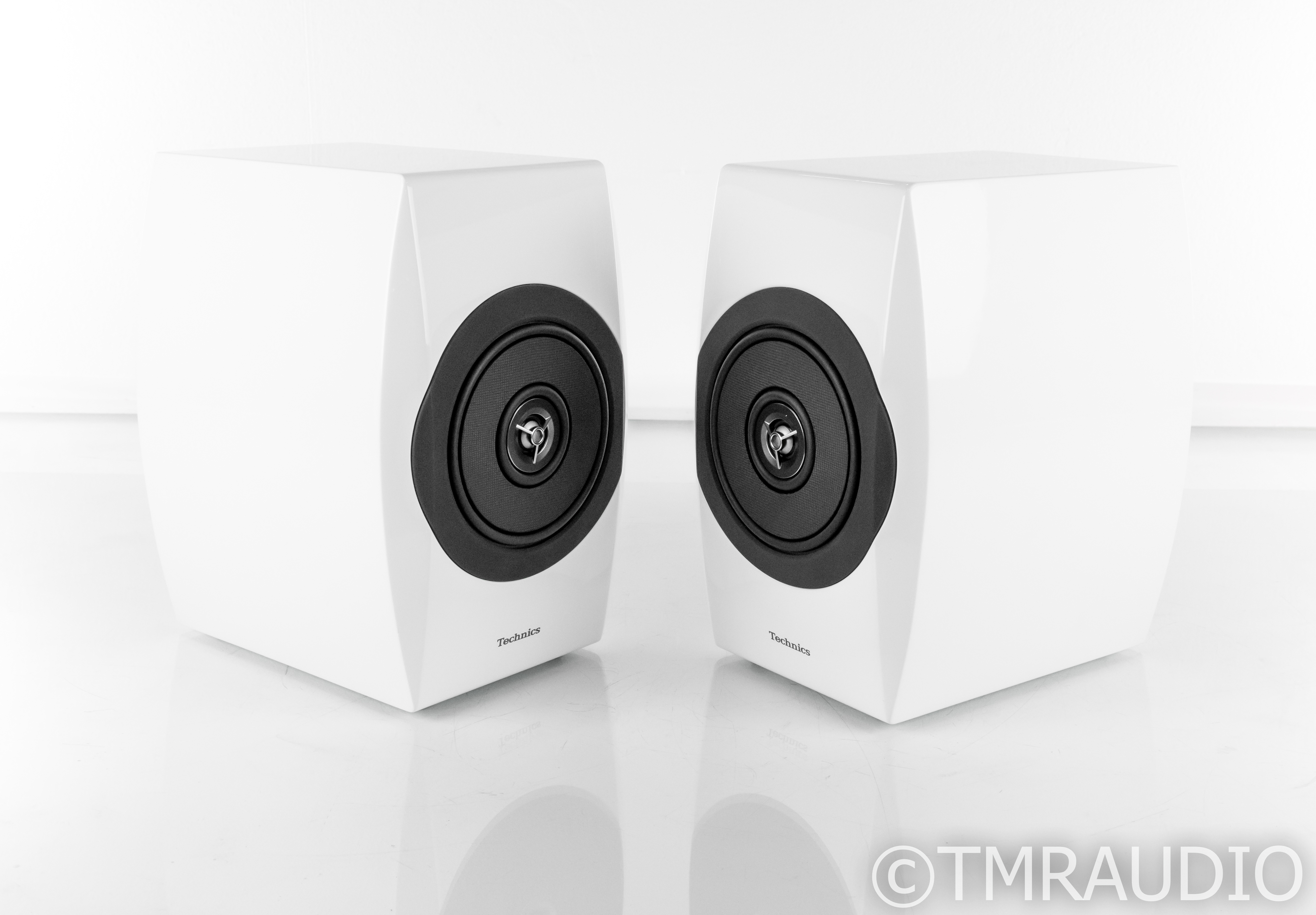 Technics SB-C700 Bookshelf Speakers; White Pair; SBC700 - The