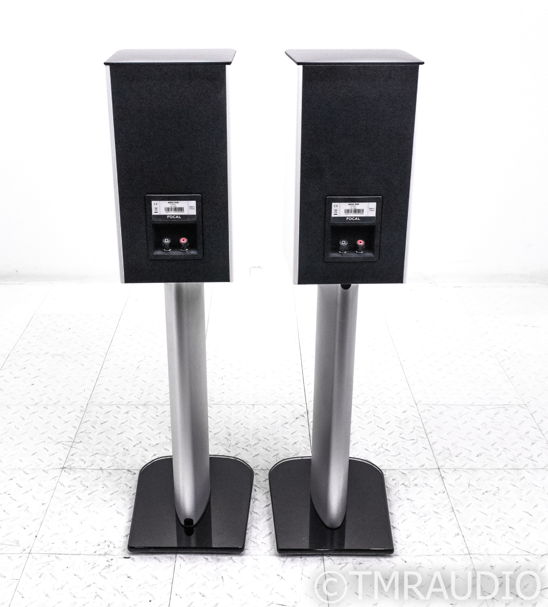 Focal Aria 906 Bookshelf Speakers; White Pair w/ Stands - The