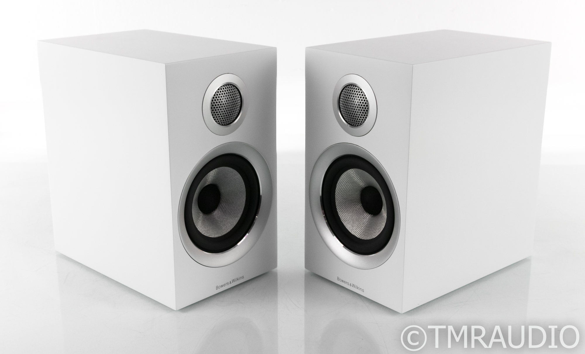 B&W 707 S2 Bookshelf Speakers; Satin White Pair; 707S2 (No