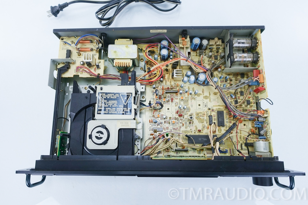 【超クール❗️特値8】Garage CD player with 2 tubes Carver SD/A-490t Tube CD Player - The Music Room