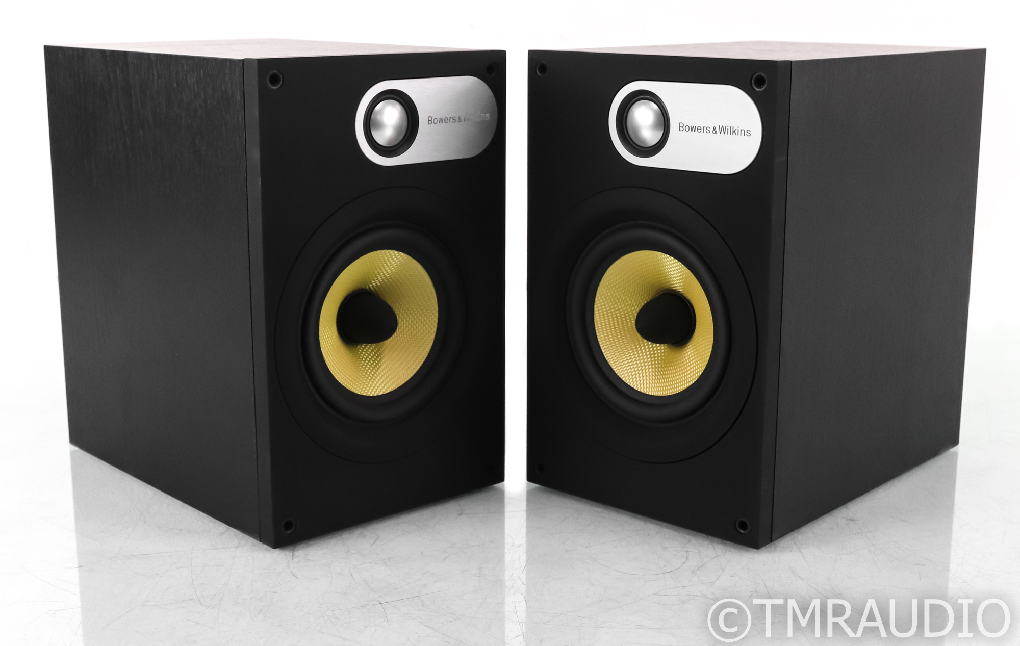 B&W 686 Bookshelf Speakers