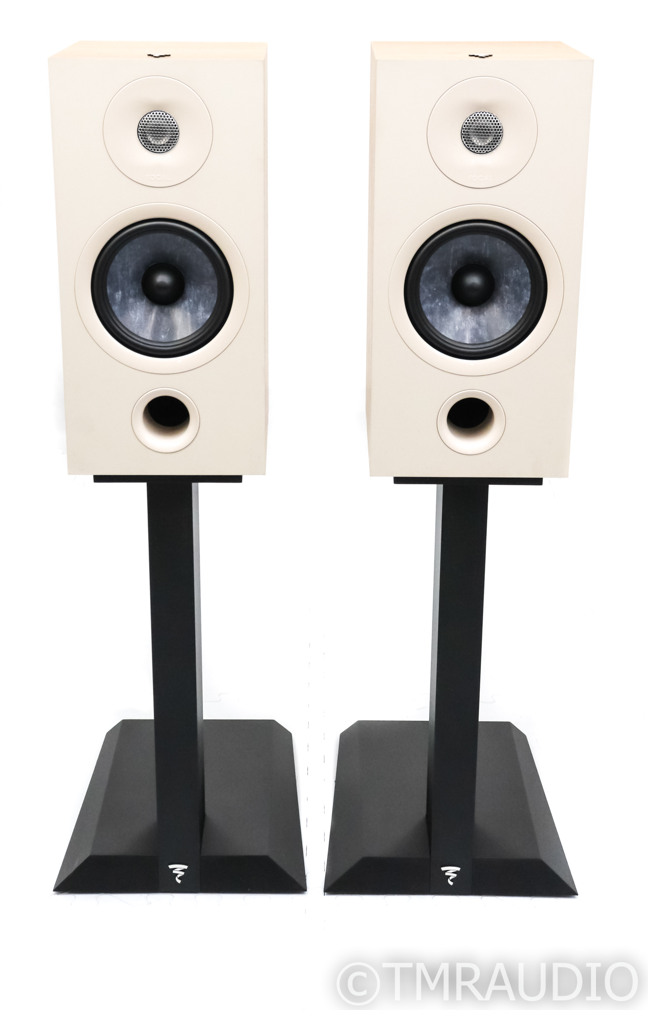 Focal Chora 806 Bookshelf Speakers; Light Wood Pair w/ Stands