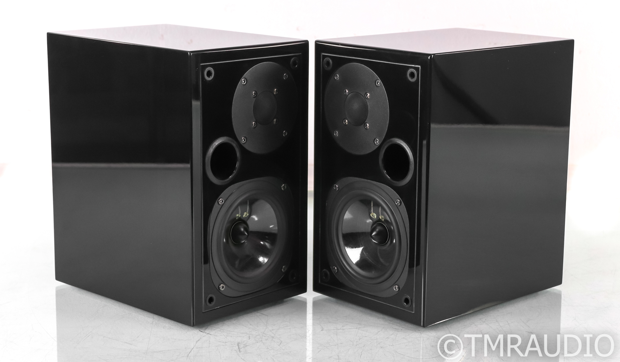 Usher Audio S-520 Bookshelf Speakers; Piano Black Pair; S520