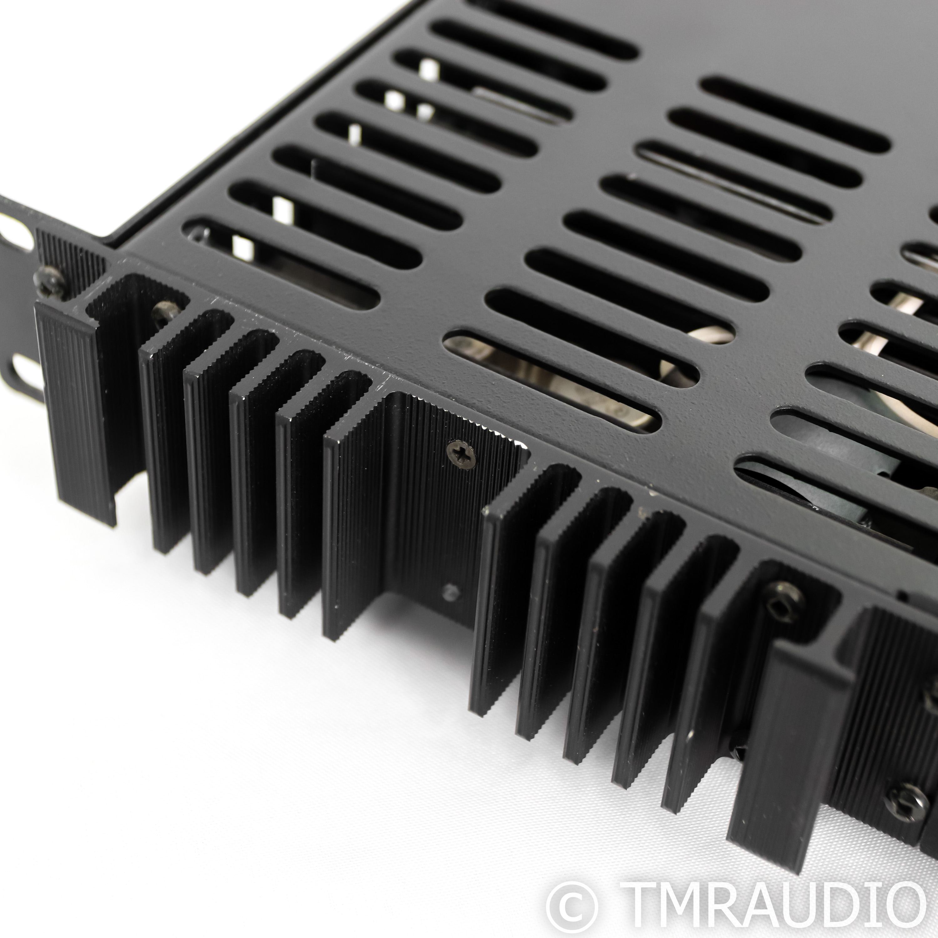 Bryston 2B-LP Stereo Power Amplifier; 19 Bryston 2B-LP Stereo Power Amplifier; 19
