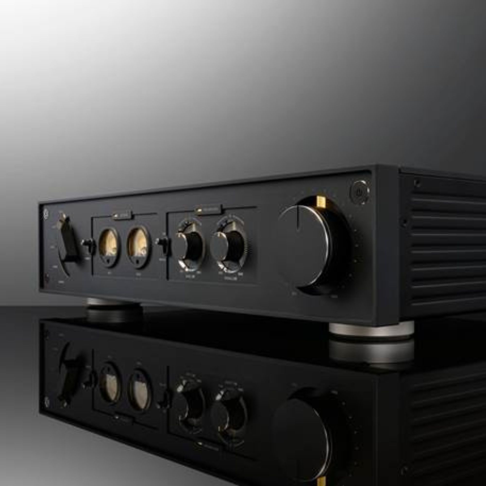 HiFi Rose RA280 Reference Integrated Amplifier, black, hero shot