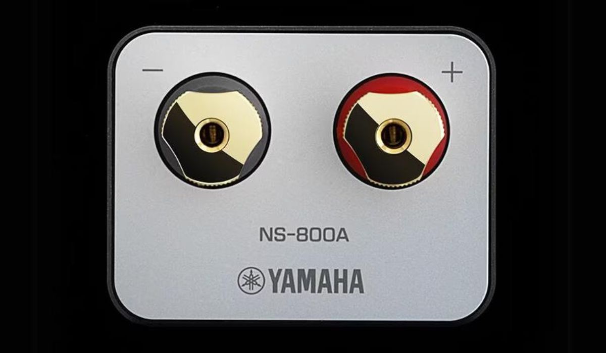 Yamaha NS-800A Bookshelf Speaker binding posts