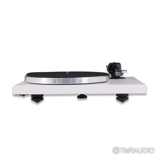 Pro-Ject 1-Xpression Carbon Classic Belt Drive Turntable; Ortofon 2M Silver MM