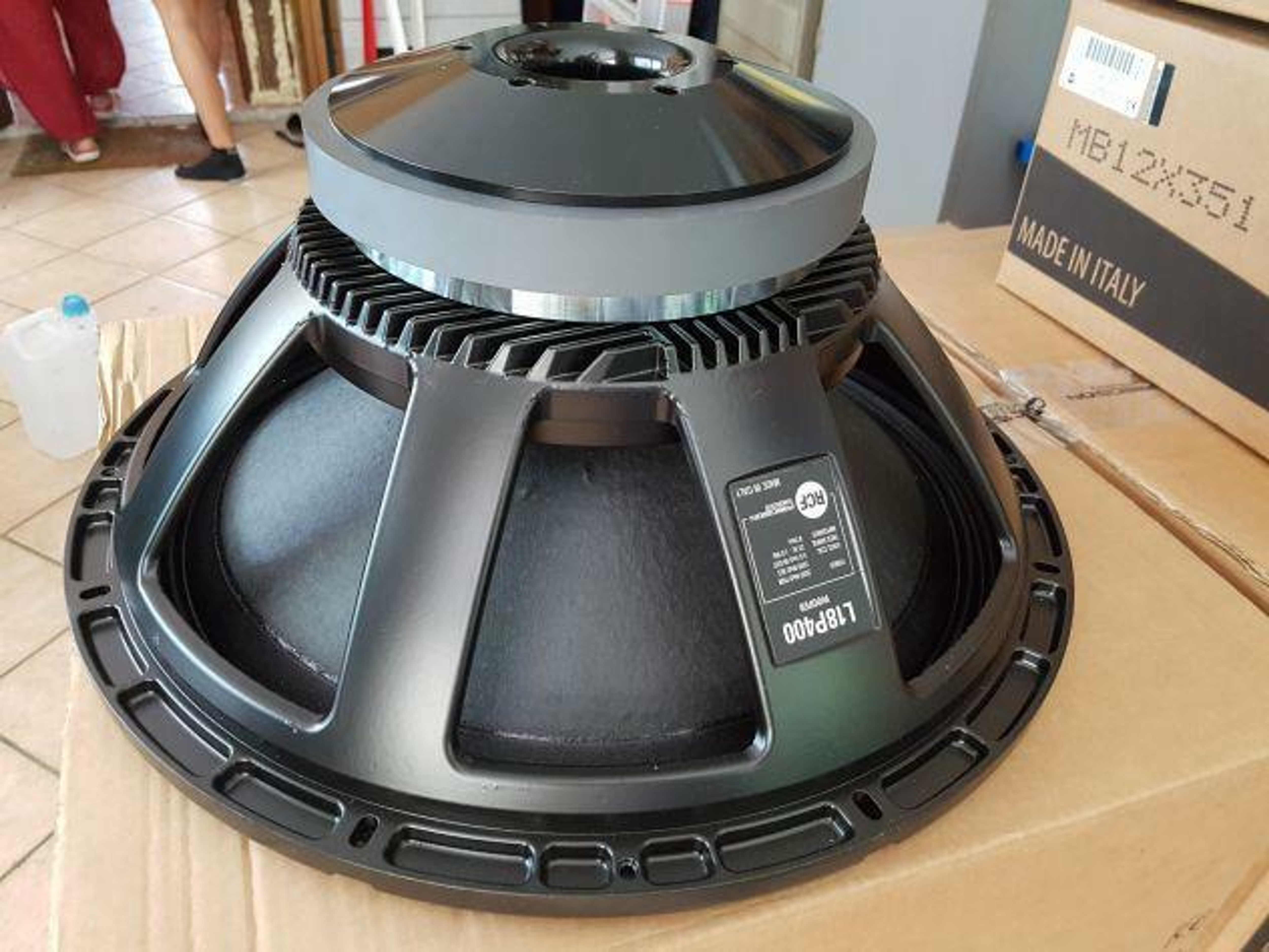 speaker rcf l18p400