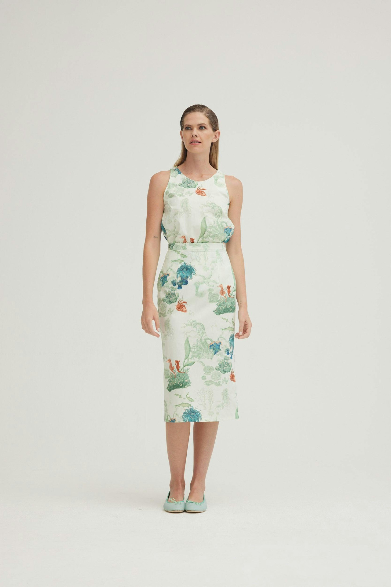 Sleeveless A-line top in organic cotton