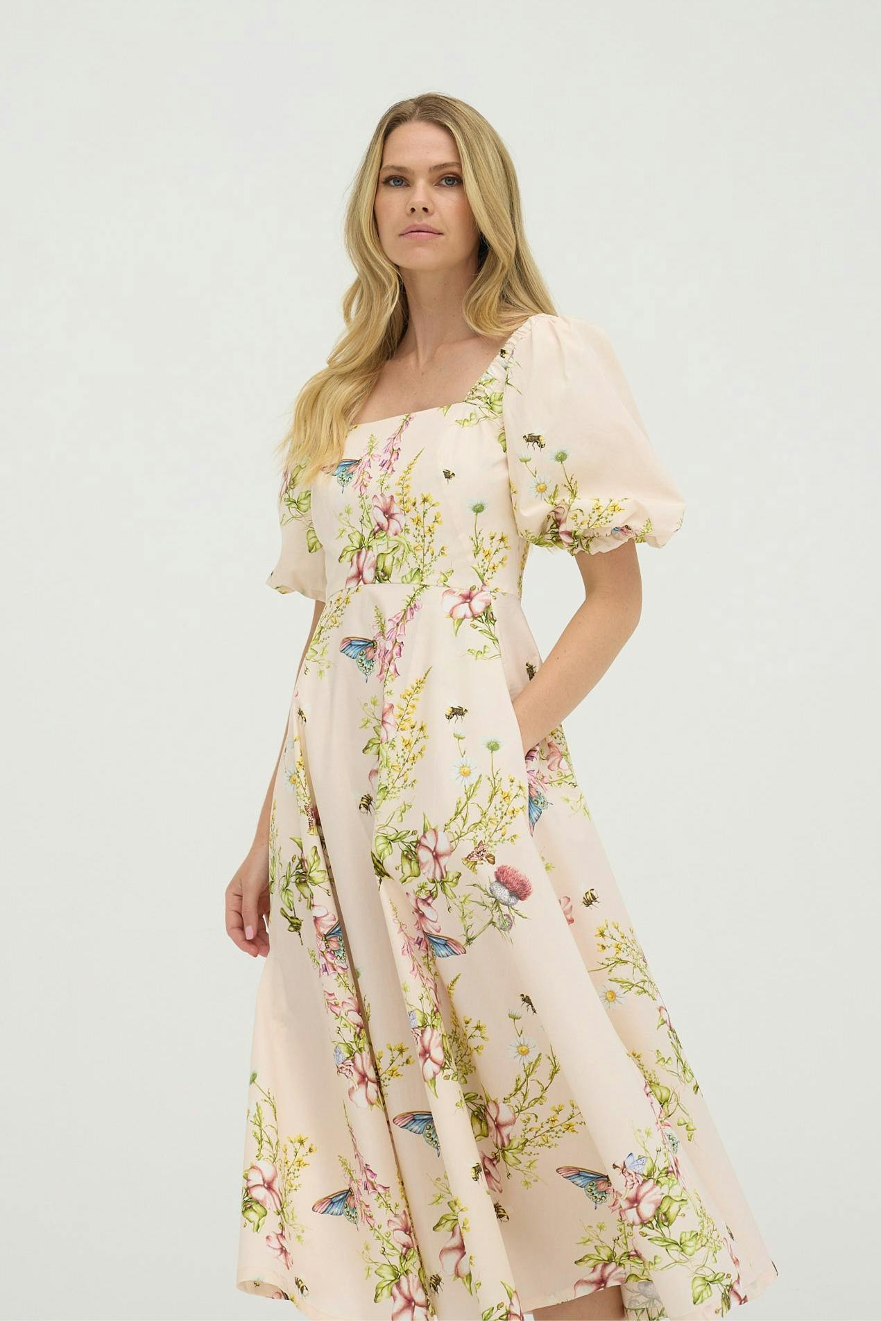 Midi cotton dress with puffed sleeves and flared skirt