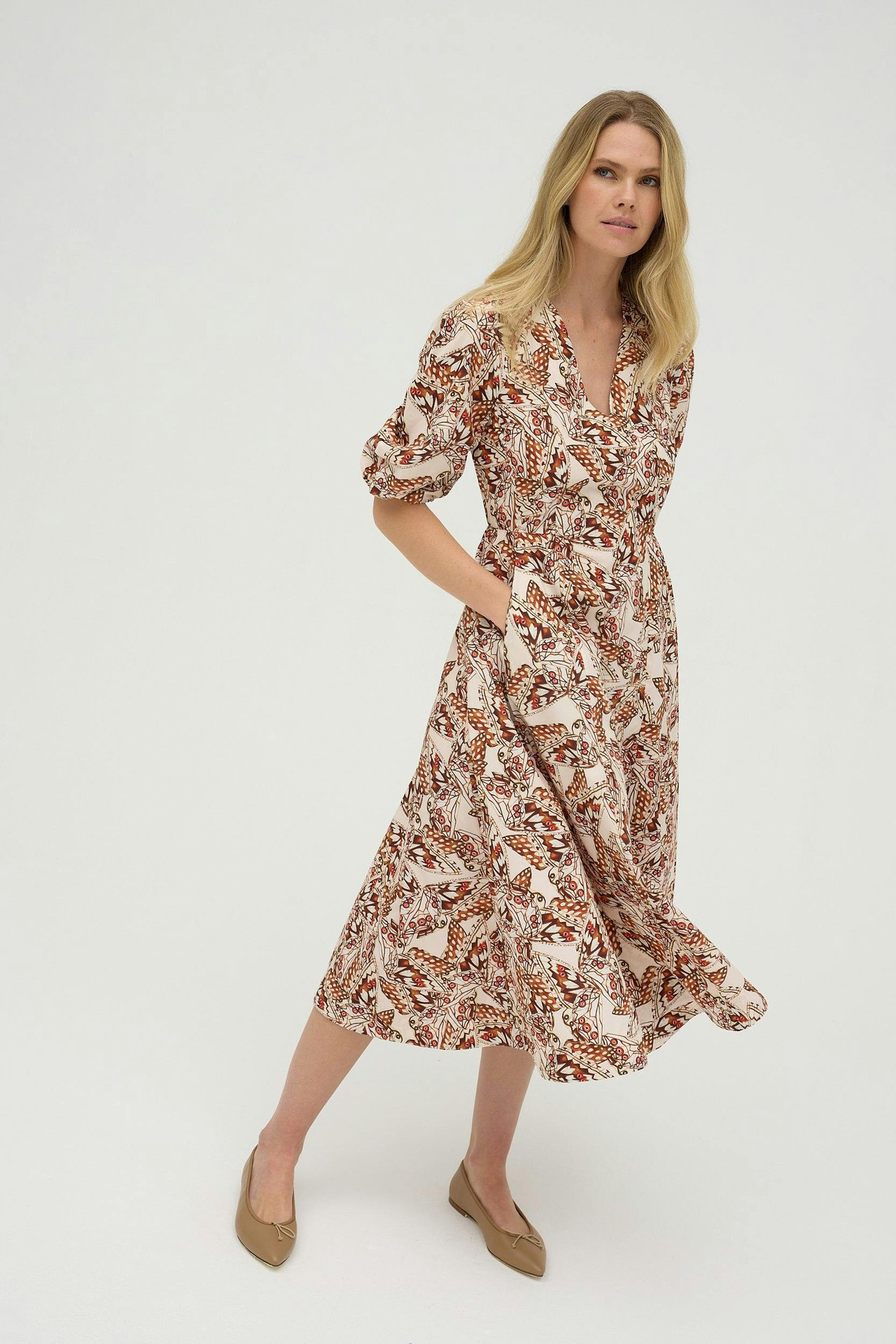 Vestido midi con escote en V y mangas ranglán