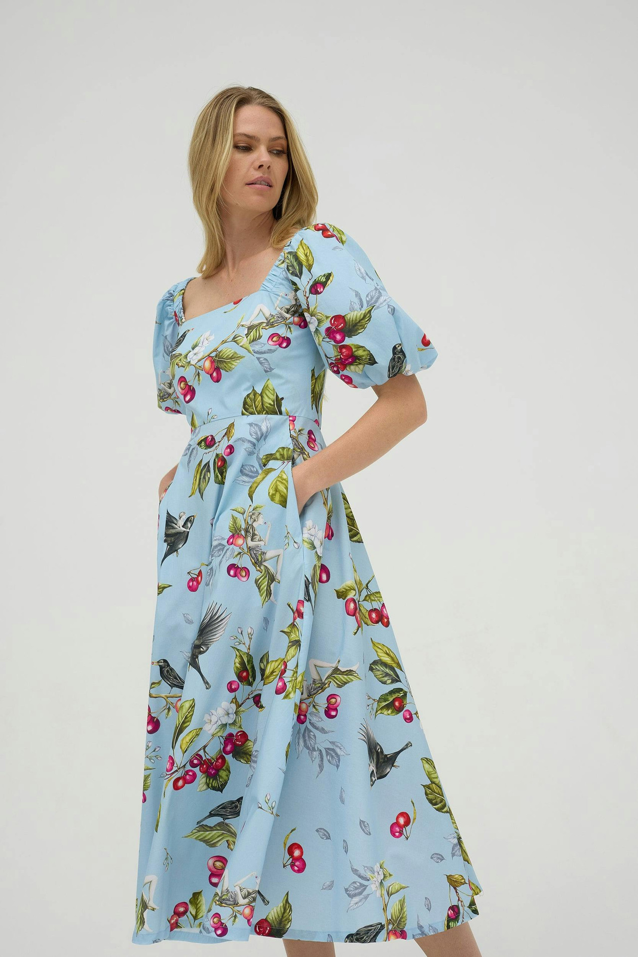 Vestido midi de algodón con escote cuadrado y mangas abullonadas