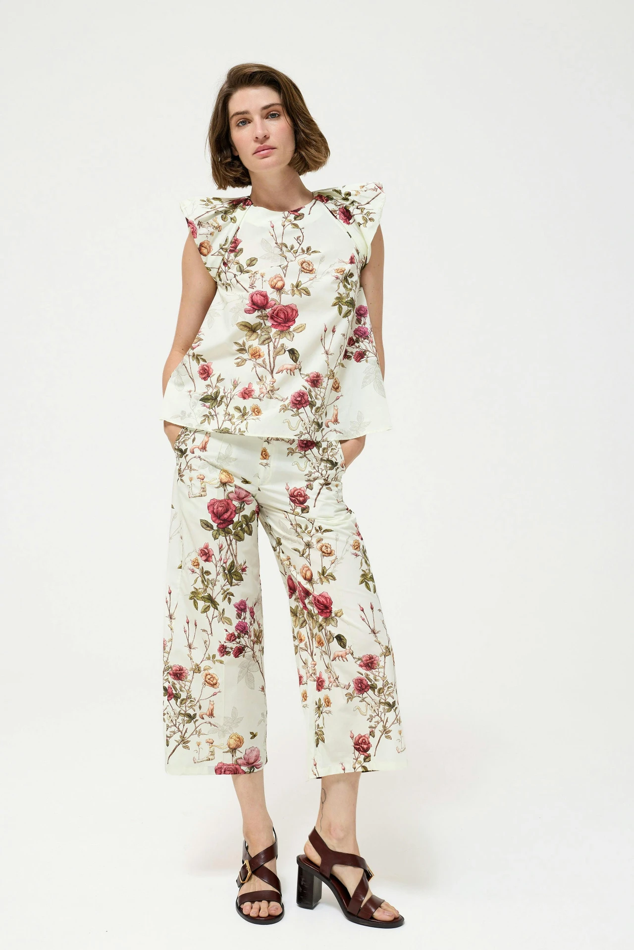 Pantalones de pierna ancha de talle alto con paneles frontales