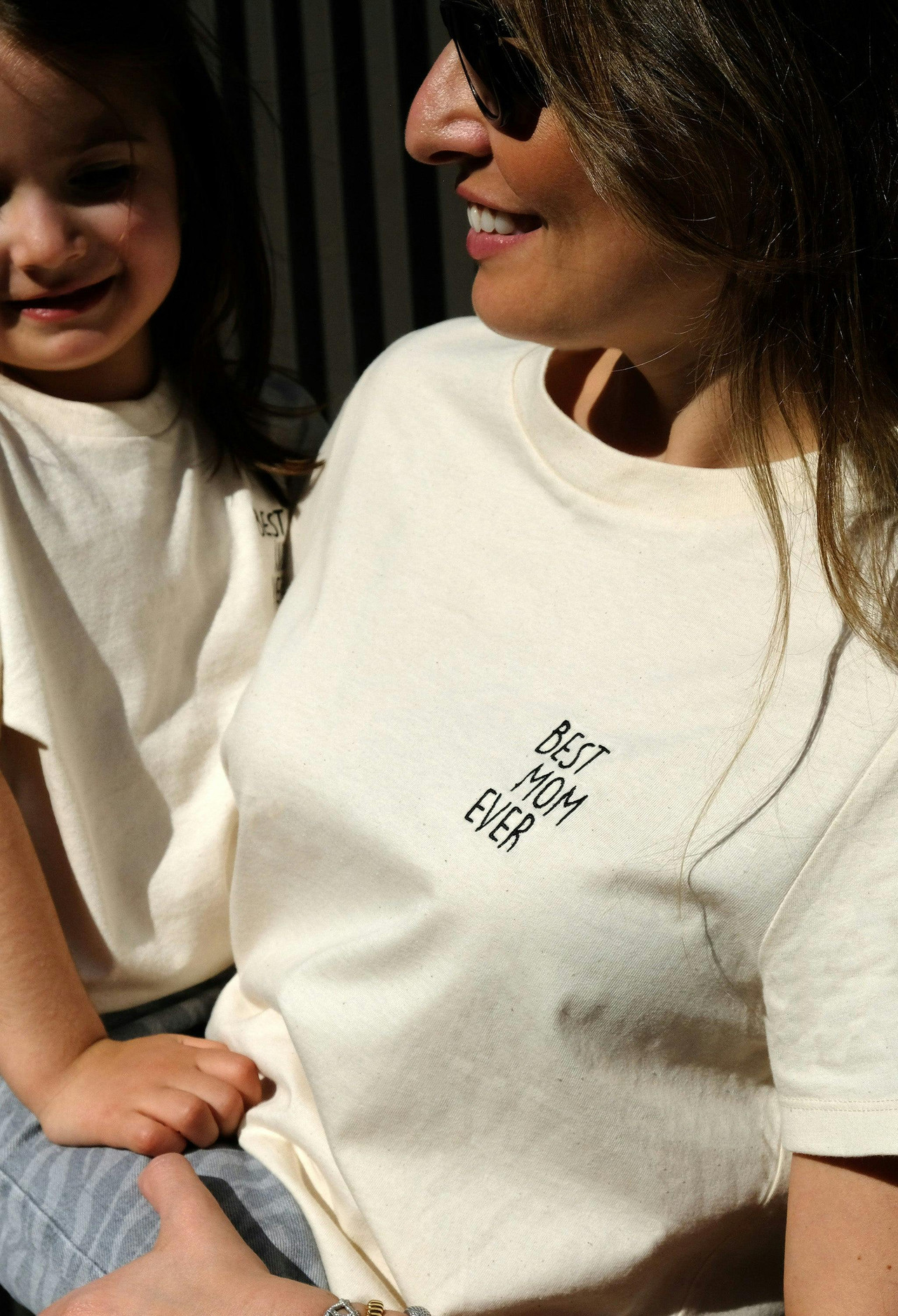 "Best Mom Ever" embroidered cotton t-shirt