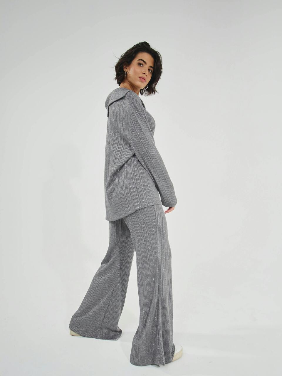 Loungewear set with shimmer and mother-of-pearl buttons