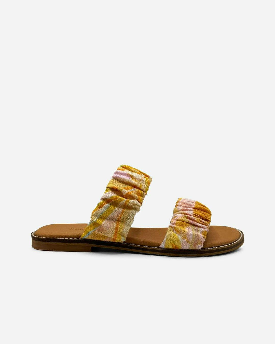 Strappy sandals with floral print in orange