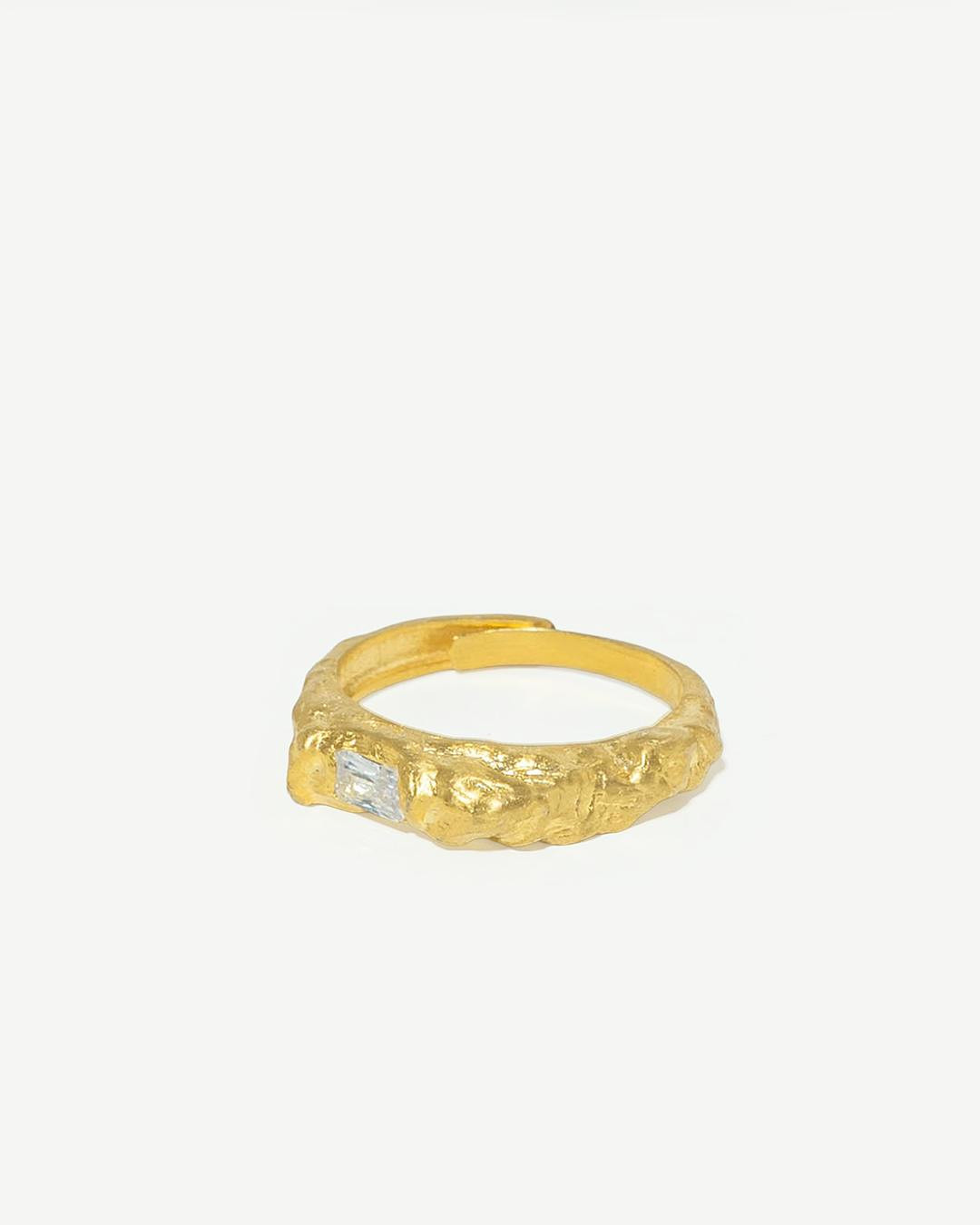 Anel statement texturado prata 925 com banho de ouro 18k e zircónias