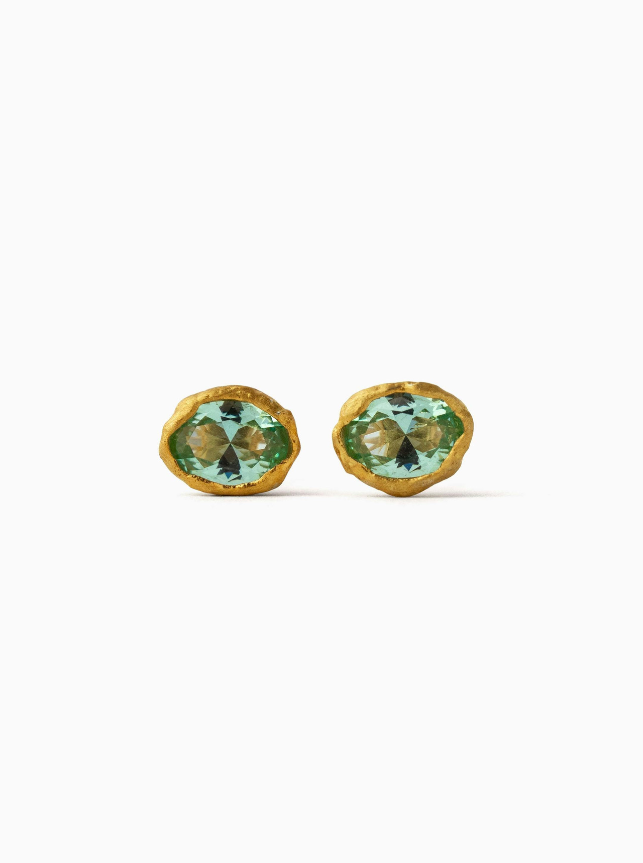 Brincos em prata esterlina com banho 18K e zircónia oval