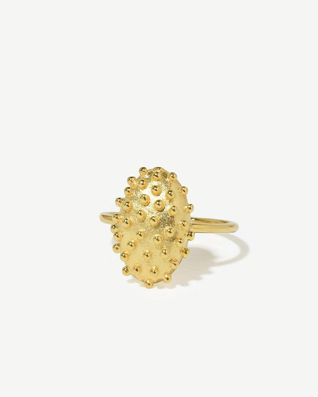 Anel oval em prata 925 com esferas em relevo, banho ouro 18K ou ródio