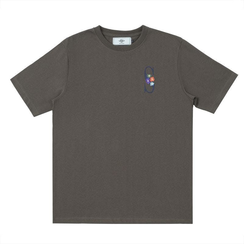 T-shirt com bordado nostalgia