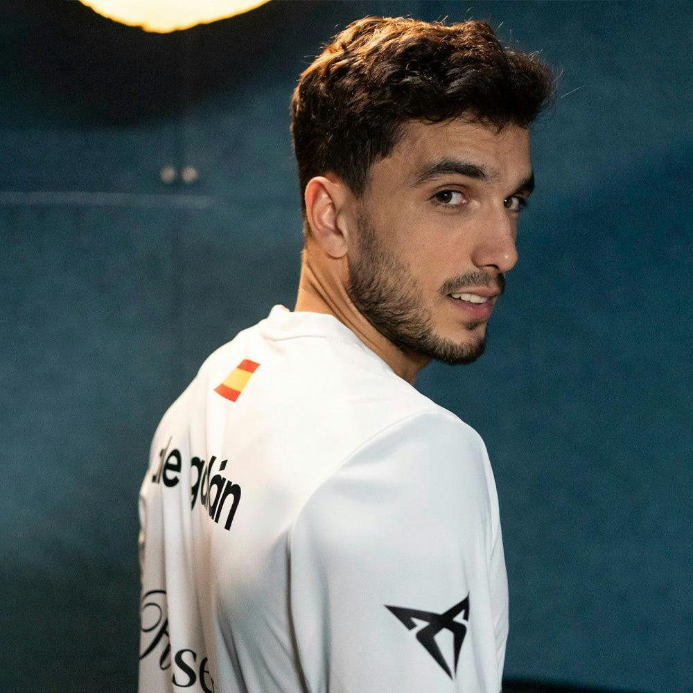 Camiseta técnica White 2026 com AEROREADY