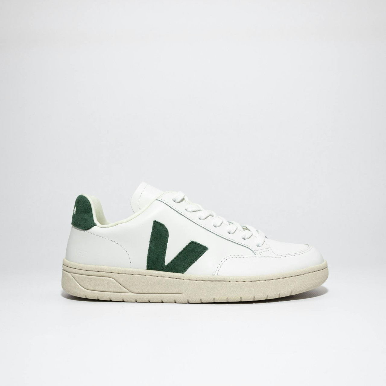 Sneakers V12 em pele extra white cyprus