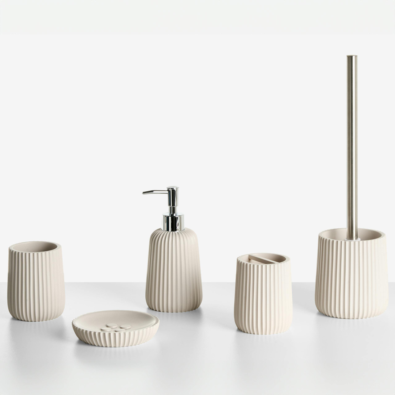 Conjunto de peças para o WC BELIANI Pozuzo de Poliresina Creme 10x10x36