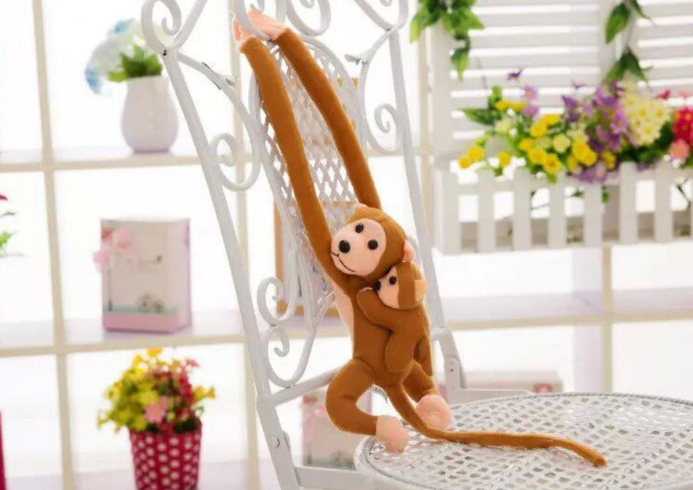 Macaco Peluche com Bebé Castanho Escuro 70cm