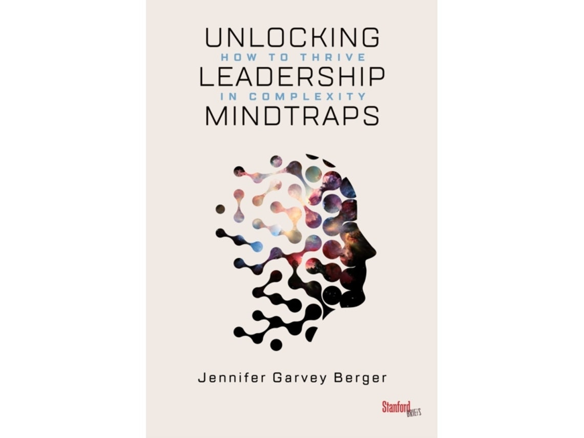 Unlocking Leadership Mindtraps de Jennifer Garvey Berger (Inglés)
