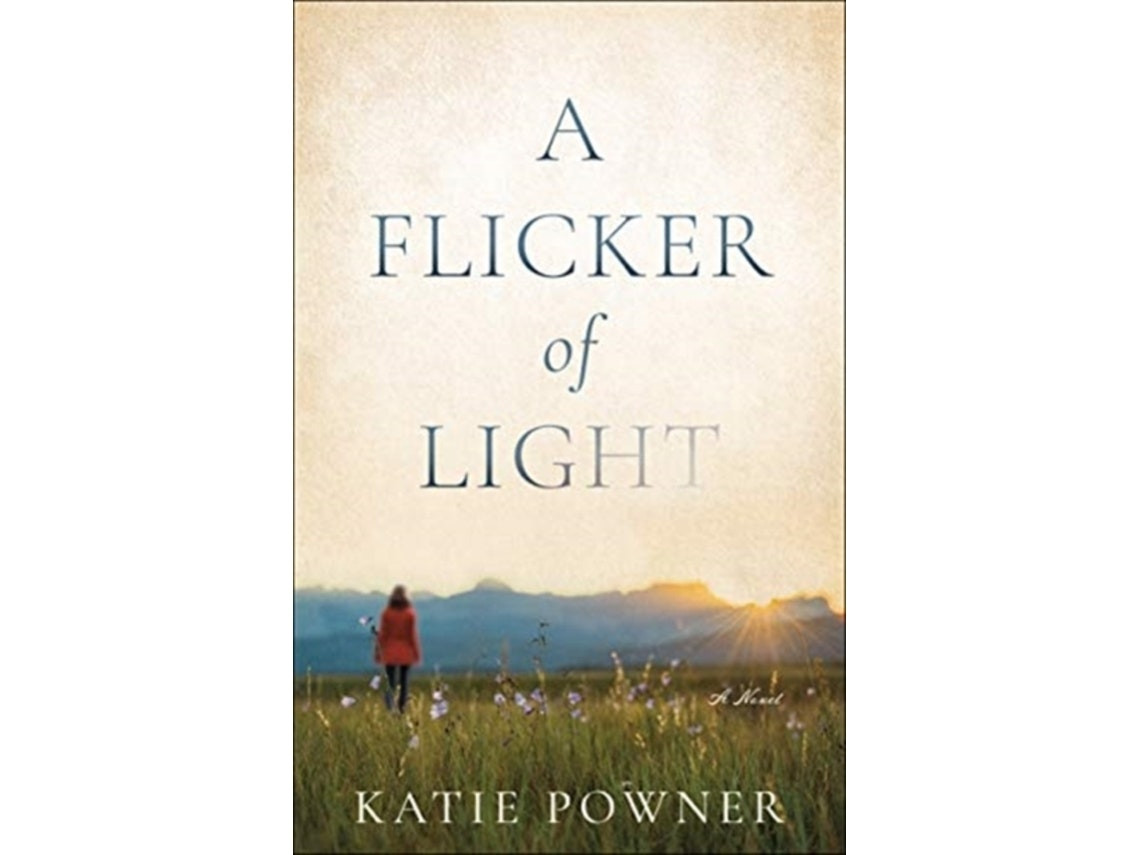 A Flicker of Light de Katie Powner (Inglés)