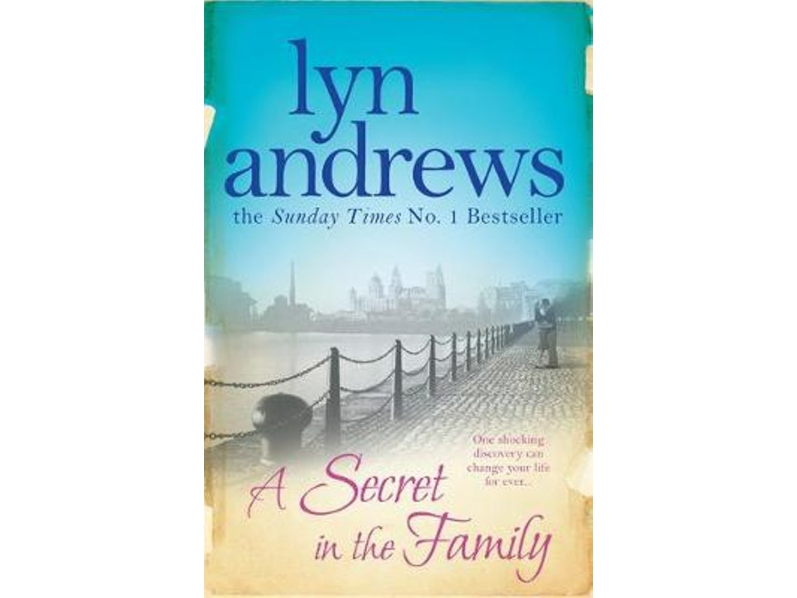 A Secret in the Family by Lyn Andrews (English)