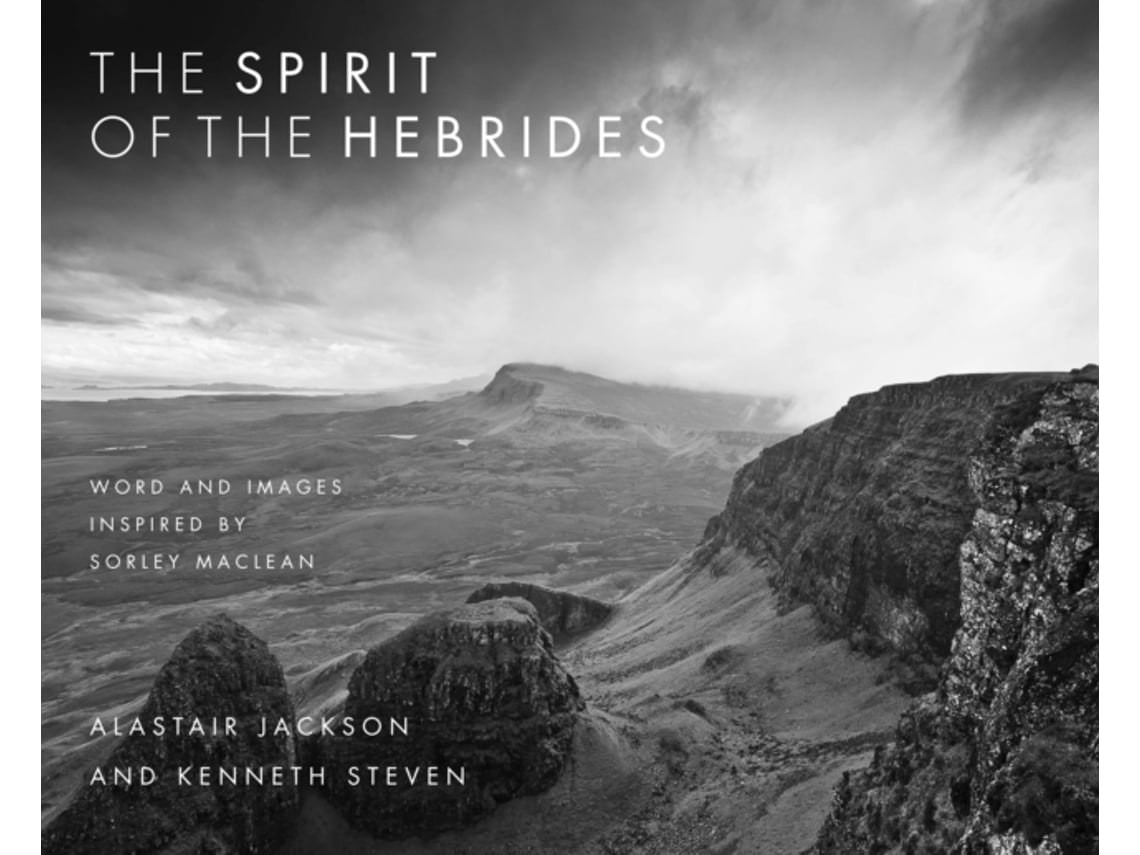 The Spirit of the Hebrides de Kenneth Steven (Inglés)